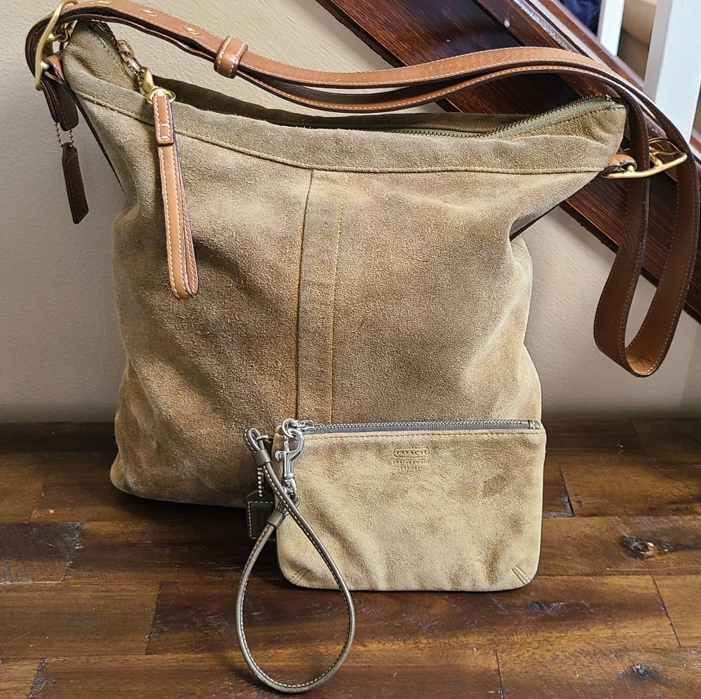 Coach Suede Olive Green Wristlet - Picture 10 of 10